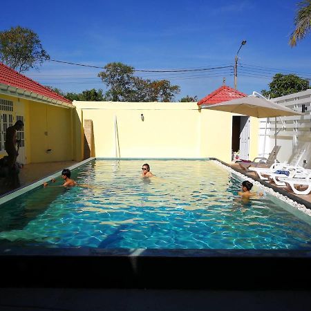 Barefeet Naturist Resort (Adults Only) Банкок Екстериор снимка
