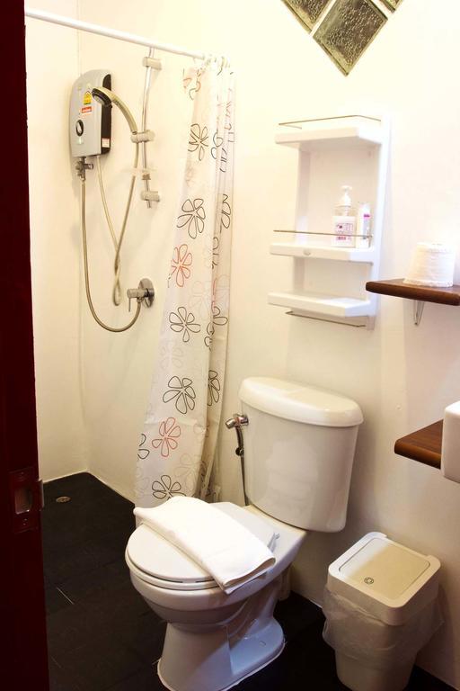 Barefeet Naturist Resort (Adults Only) Банкок Екстериор снимка