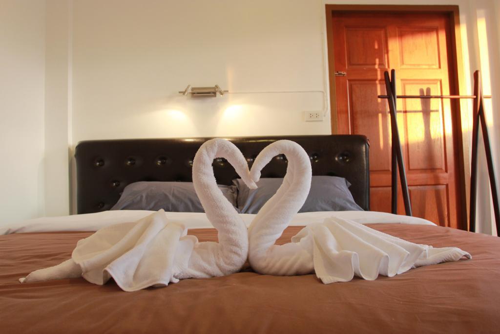 Barefeet Naturist Resort (Adults Only) Банкок Екстериор снимка