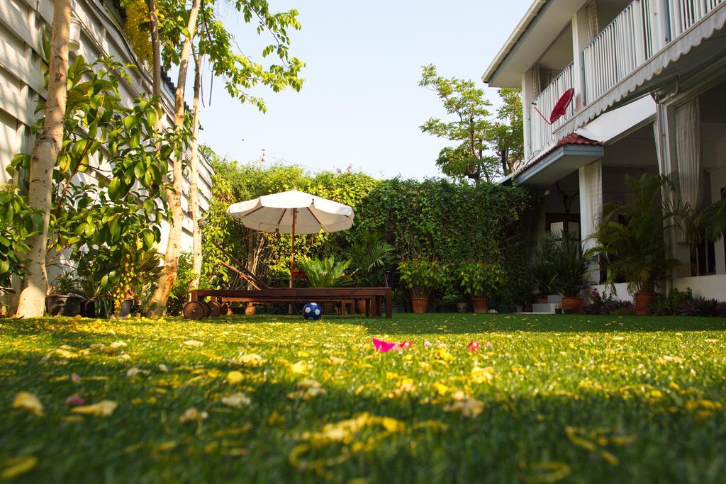 Barefeet Naturist Resort (Adults Only) Банкок Екстериор снимка