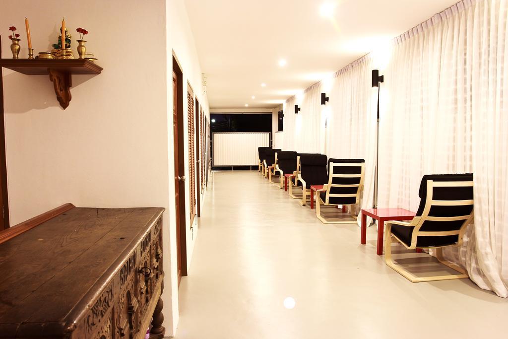 Barefeet Naturist Resort (Adults Only) Банкок Стая снимка