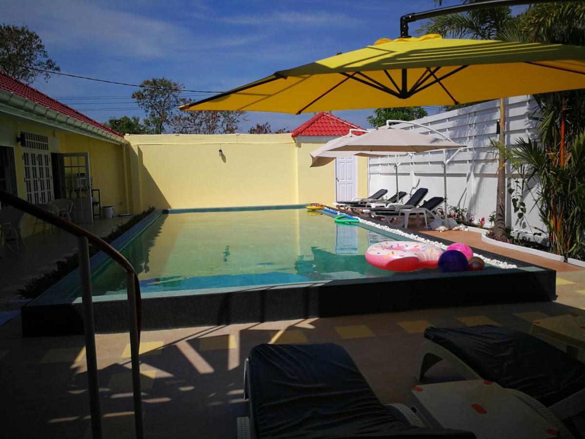 Barefeet Naturist Resort (Adults Only) Банкок Екстериор снимка