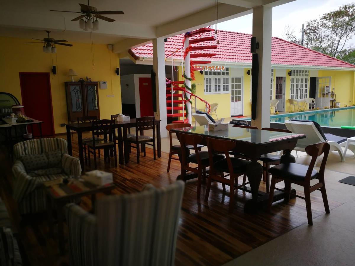 Barefeet Naturist Resort (Adults Only) Банкок Екстериор снимка