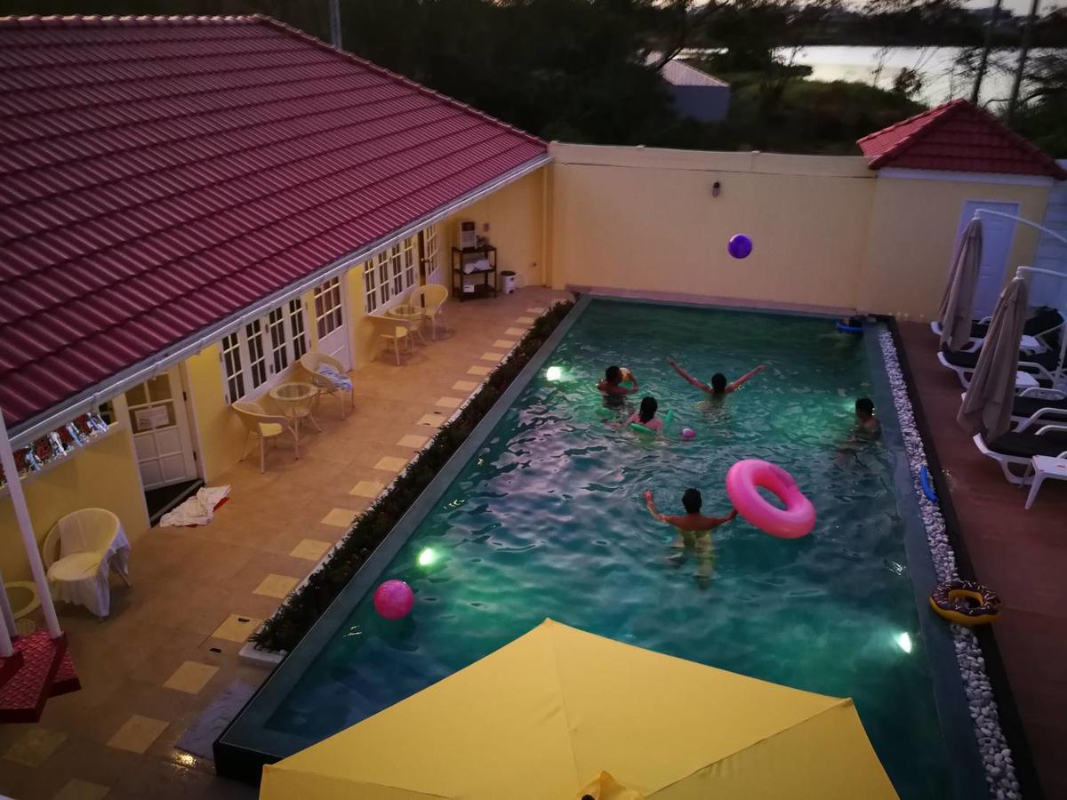 Barefeet Naturist Resort (Adults Only) Банкок Екстериор снимка